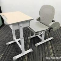 学生课桌椅